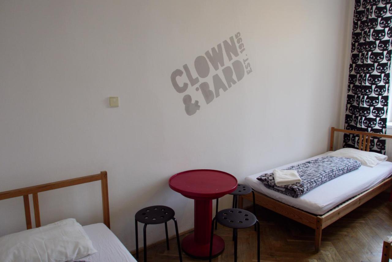 Clown And Bard Hostel Прага Екстер'єр фото