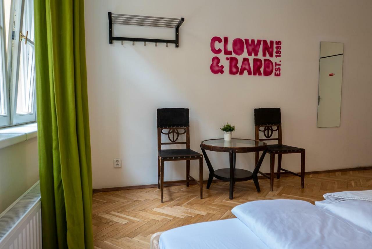 Clown And Bard Hostel Прага Екстер'єр фото